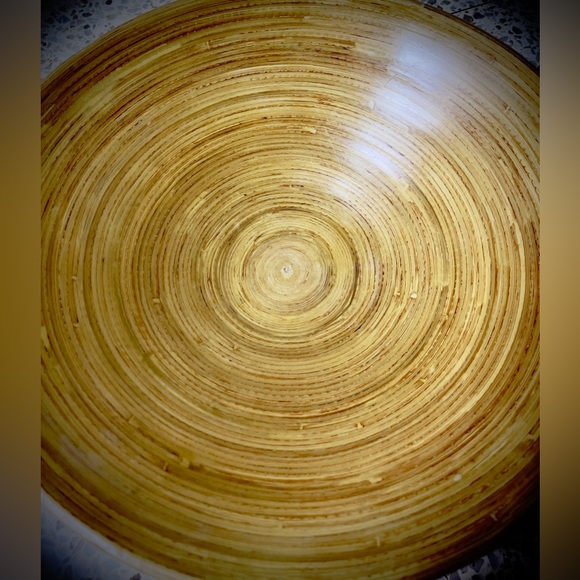 Beautiful Large Handmade Vietnamese Bamboo Shallow Bowl with Varnish - Picture 4 of 8